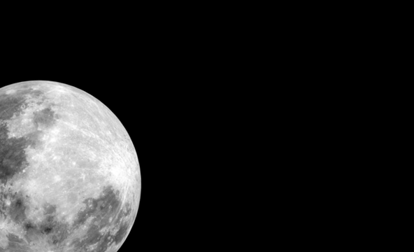 Moon O&rsquo;er Mansion